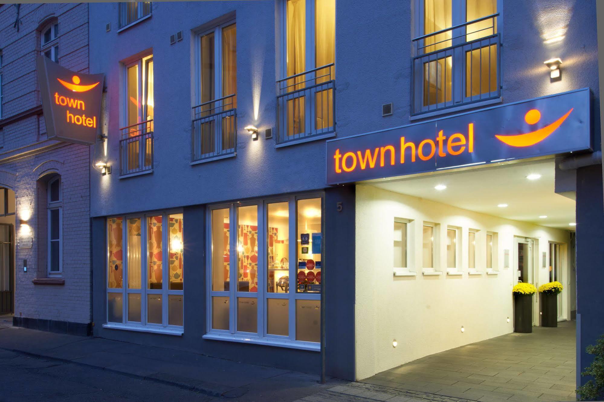 Town Hotel Wiesbaden - Kleines Privathotel In Bestlage Exterior photo